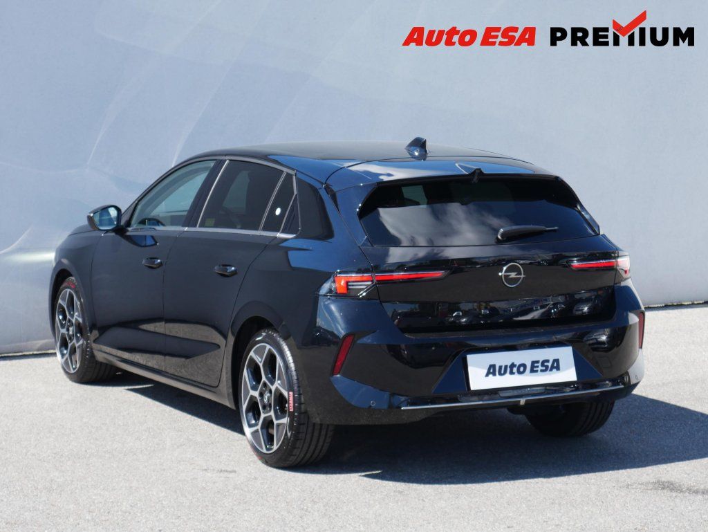 Opel Astra, 1.2PT,1.maj,ČR,Elegance - fotka 4