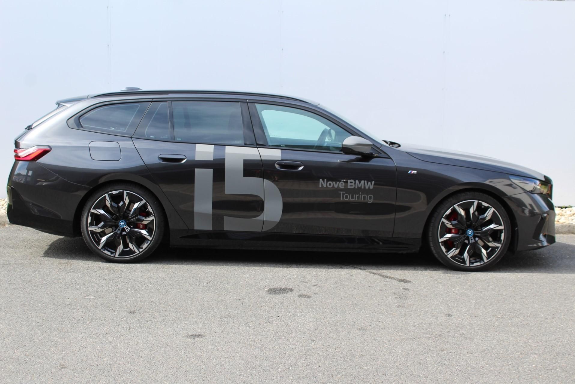 BMW Řada 5, i5 M60 xDrive Touring - fotka 3