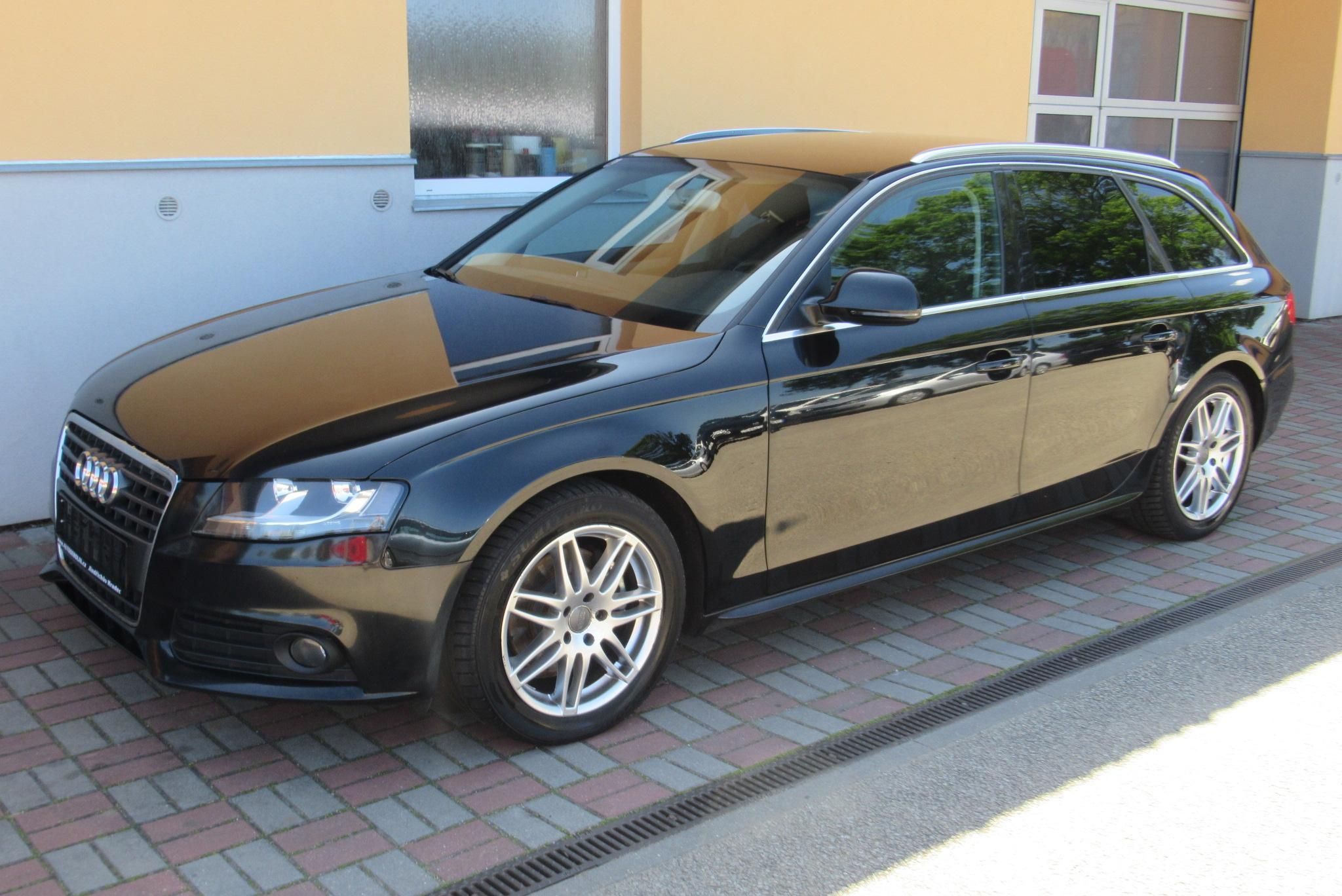 Audi A4, 2.0 TDI AUT. KLIMA - fotka 4