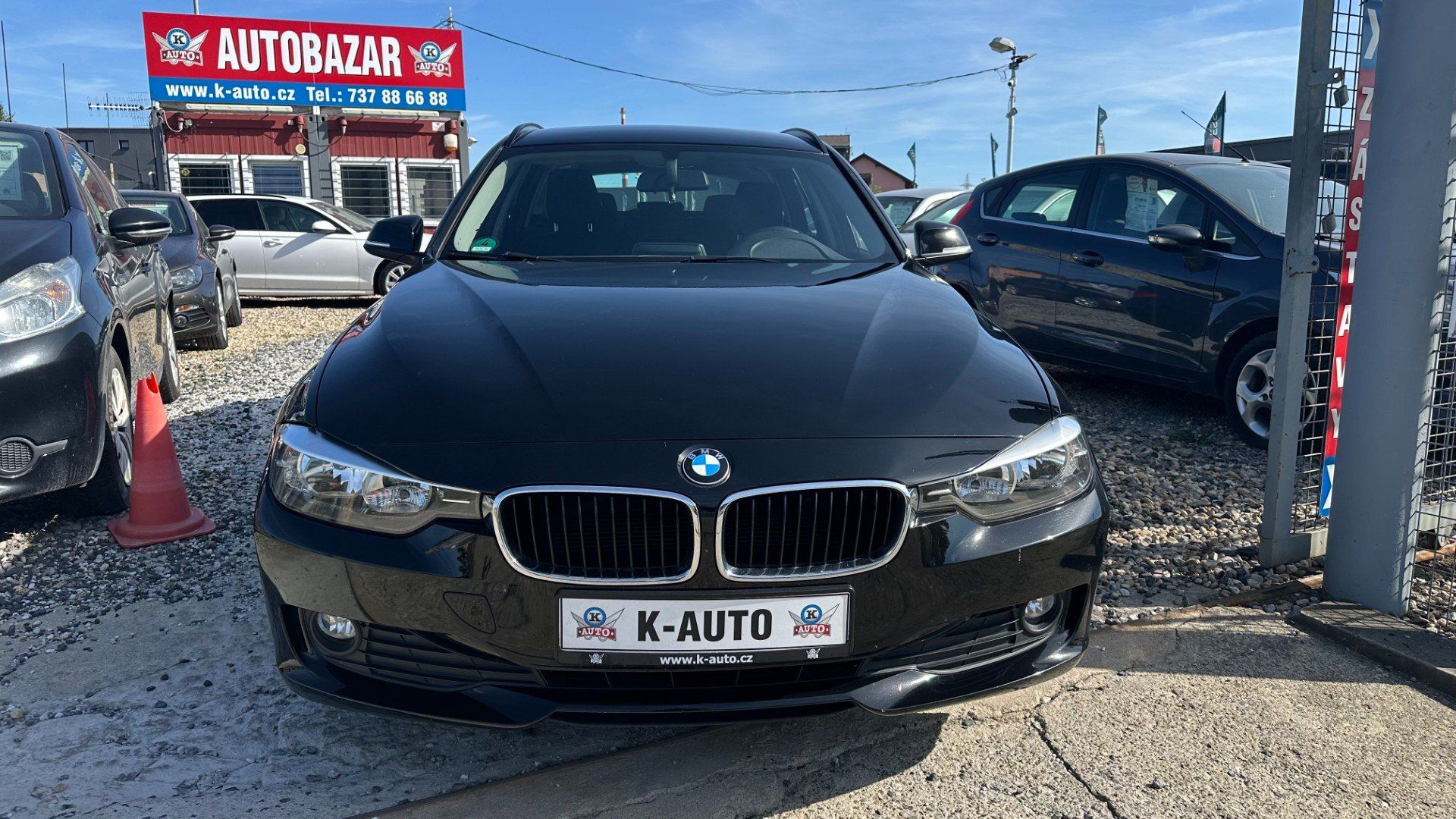 BMW Řada 3, 318d 105kW *Stav*Navi*Tažné* - fotka 2
