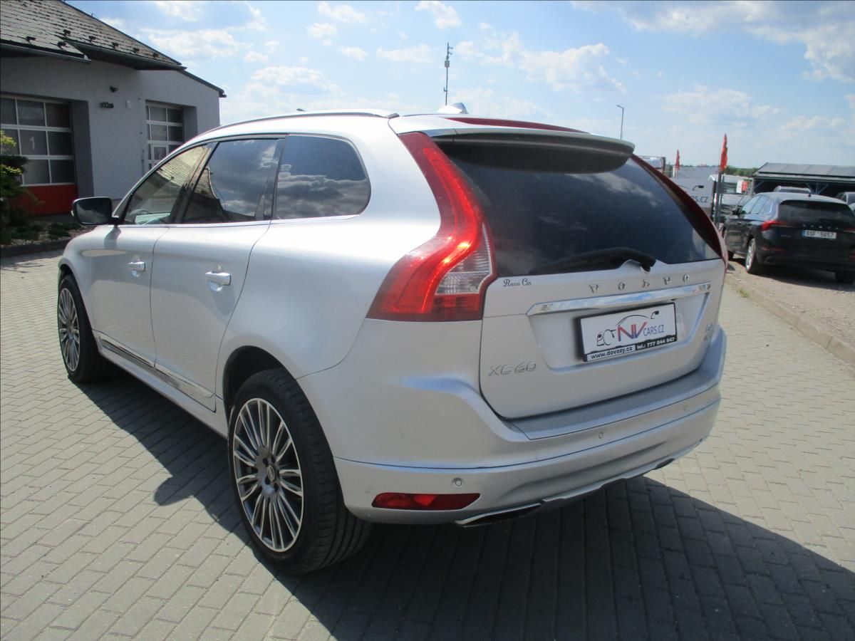 Volvo XC60, 2,4 D4 Summum AWD AT GPS Panor - fotka 3