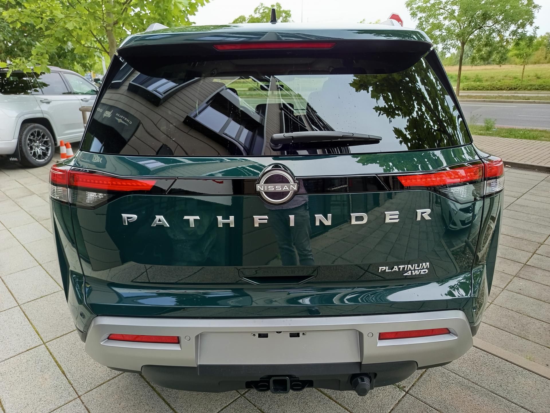 Nissan Pathfinder, Platinum AWD - fotka 4