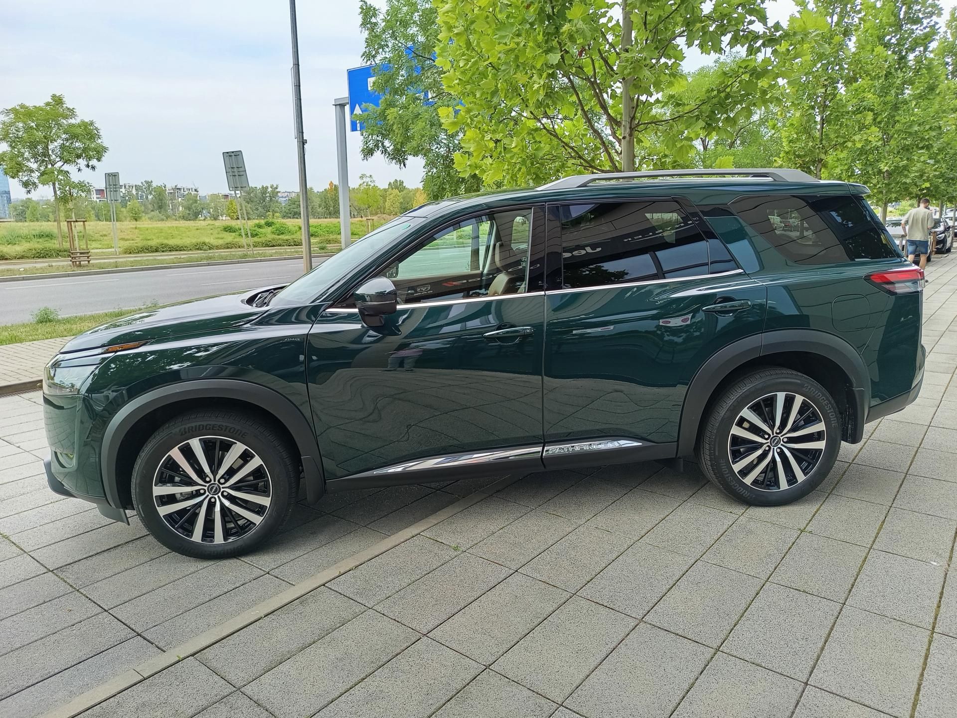 Nissan Pathfinder, Platinum AWD - fotka 5