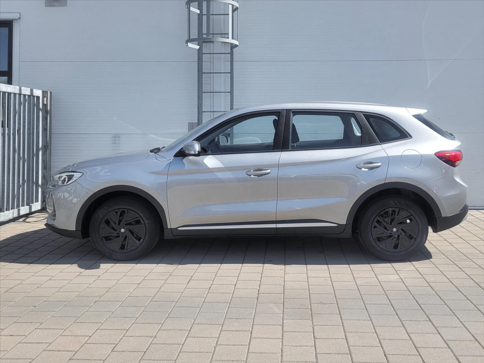 MG ZS, 1,5 115k 5MAN 4x2  Excite - fotka 6