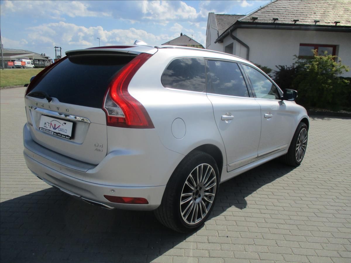 Volvo XC60, 2,4 D4 Summum AWD AT GPS Panor - fotka 4