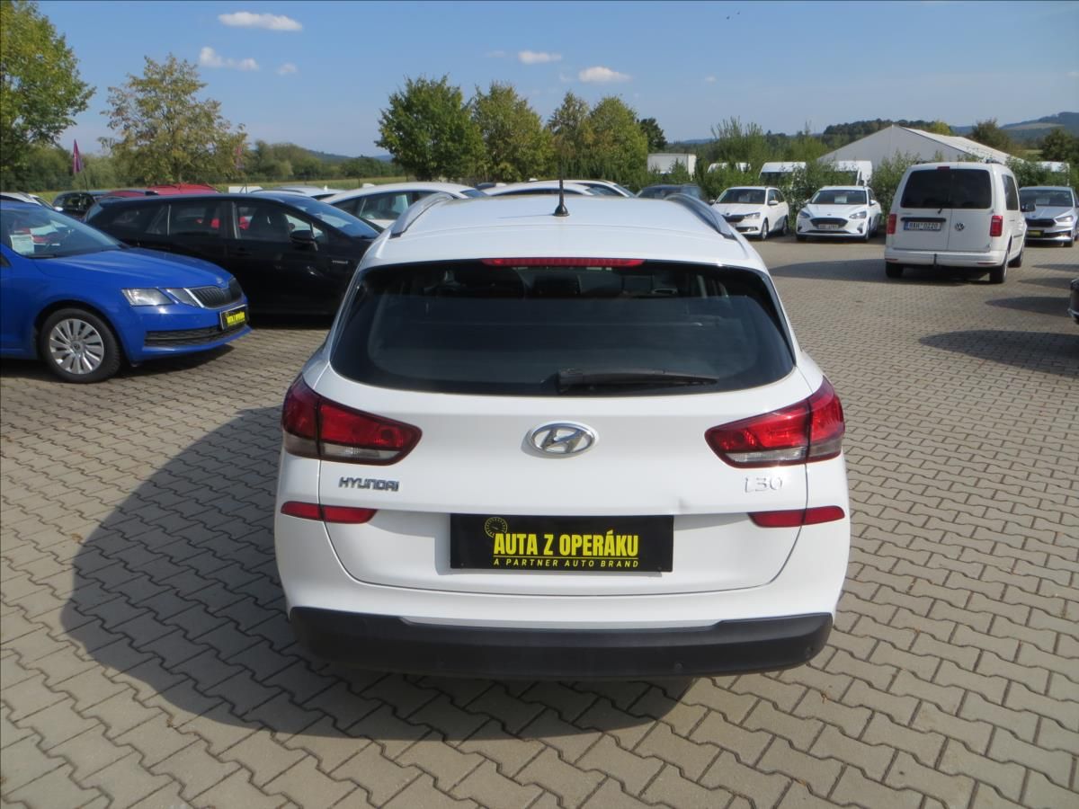 Hyundai i30, 1,6 CRDi 85kW Komfort ČR DPH - fotka 6