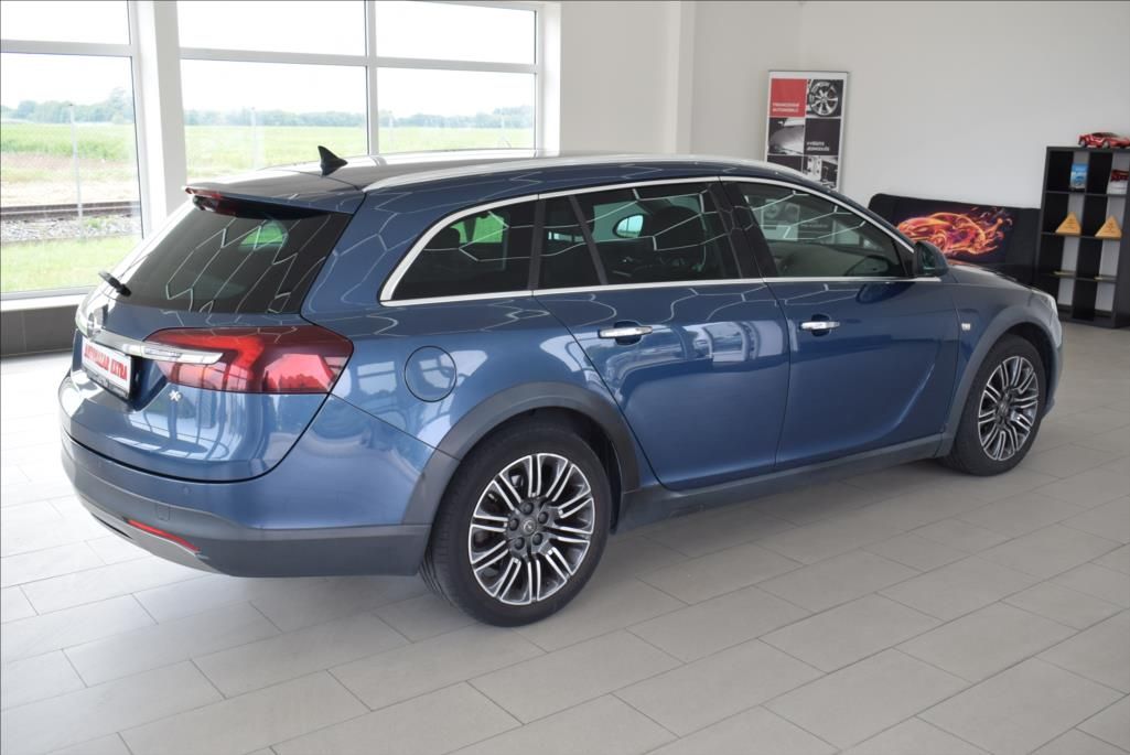 Opel Insignia, 2,0 CTDi, 1.maj.4x4,NAVI,2xALU - fotka 6