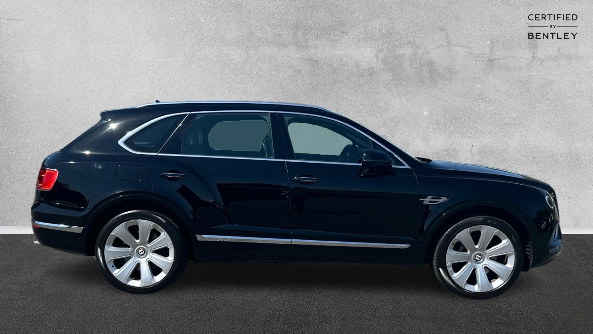 Bentley Bentayga, V8 - fotka 3