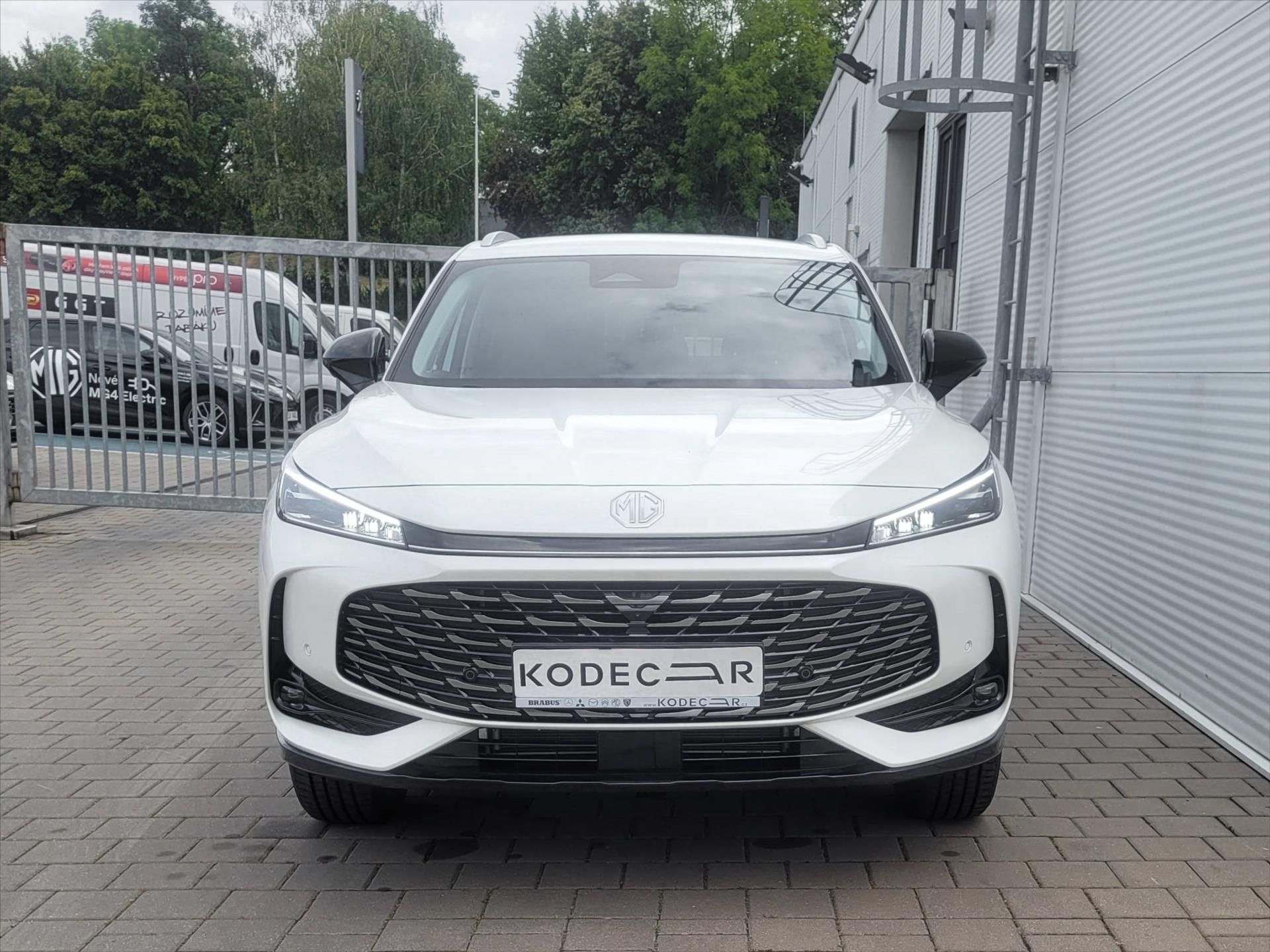 MG HS, 1,5 PHEV 2AT 272k  Exclusive - fotka 2