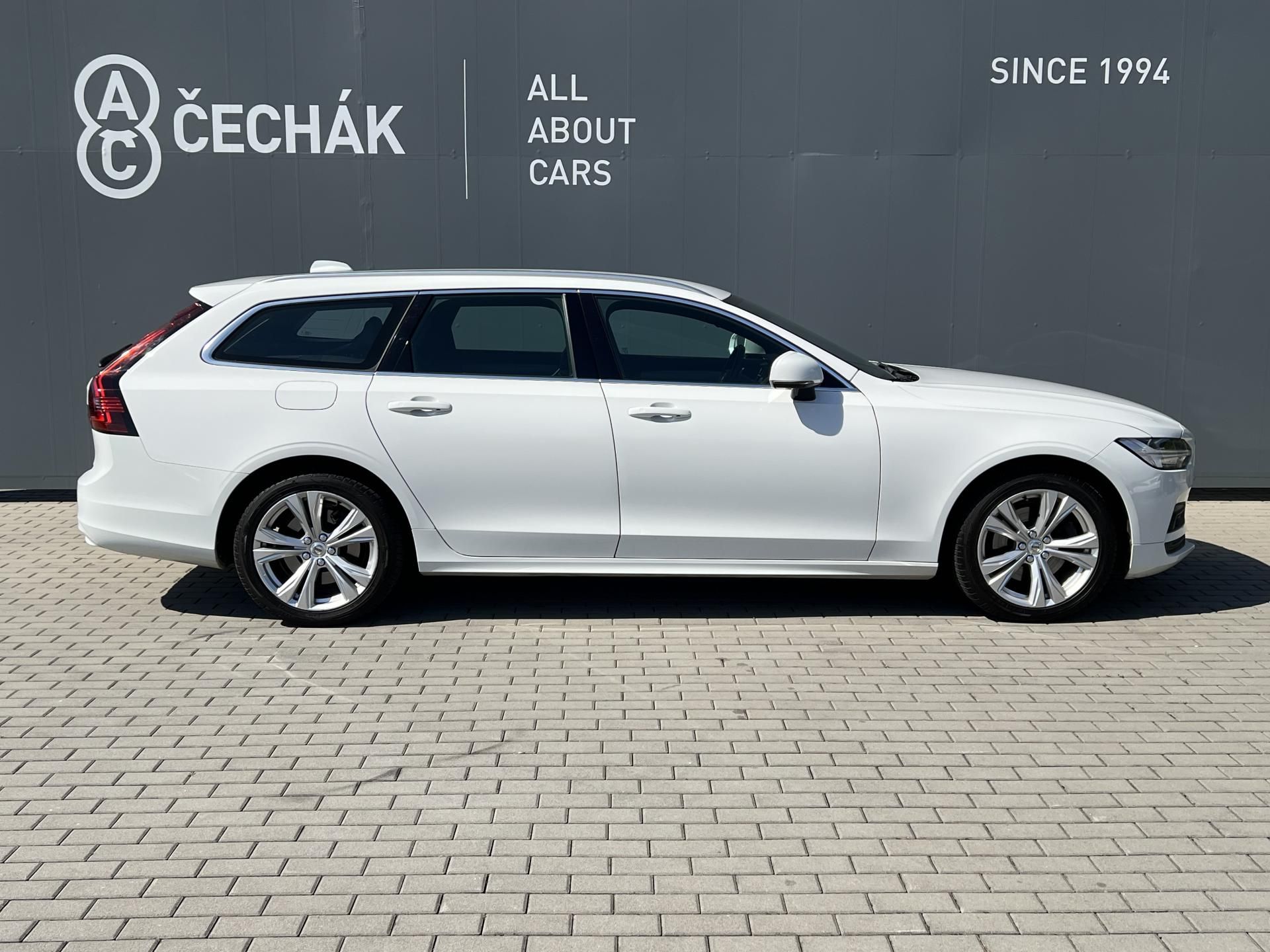 Volvo V90, 2.0d*145Kw*B4*AWD*Momentum - fotka 4