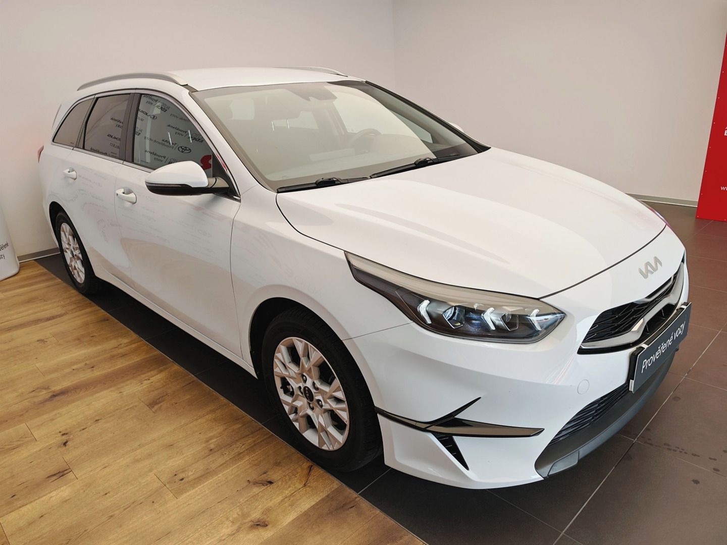 Kia Cee´d, 1.5 Wagon Automat - fotka 3