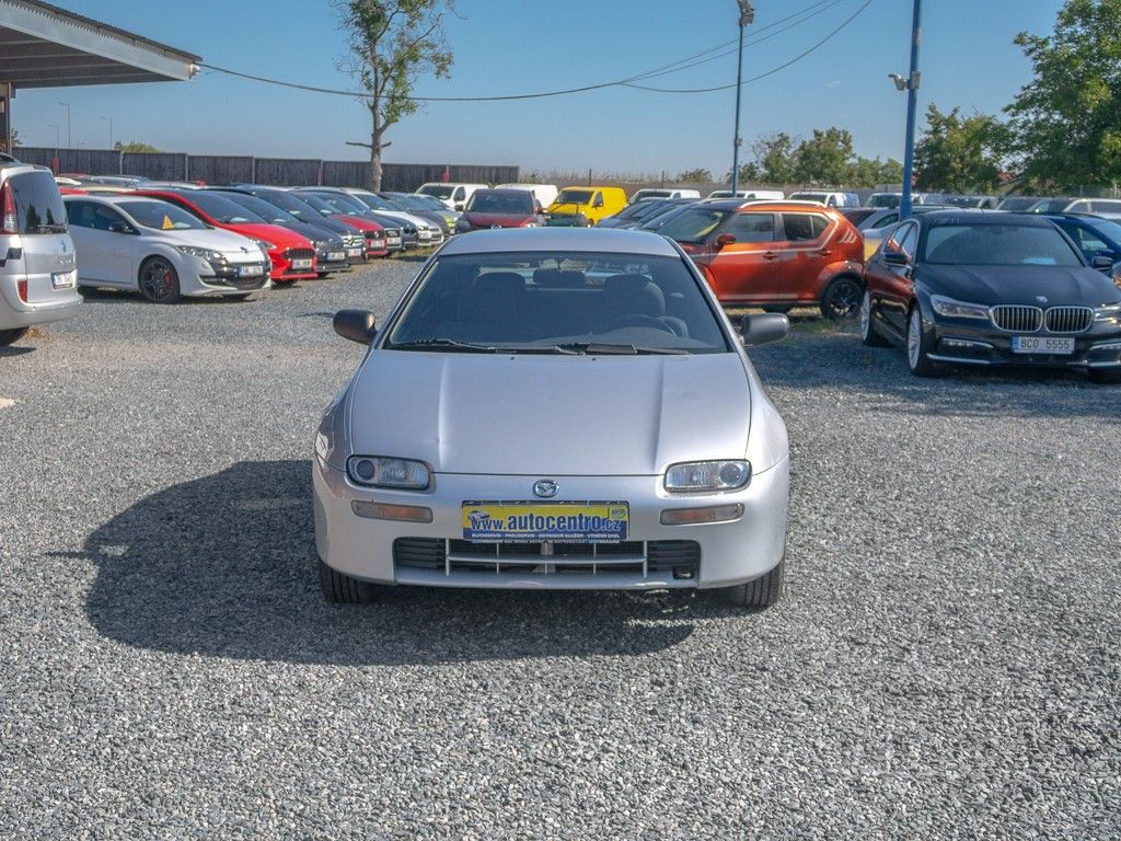 Mazda 323, 1.5i 65KW – STAV! - fotka 2