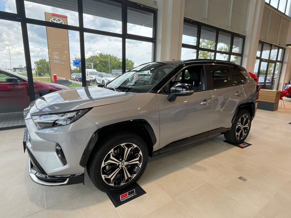 Toyota Rav4, RAV4 2.5 4x4 Plug-In Selection - fotka 3