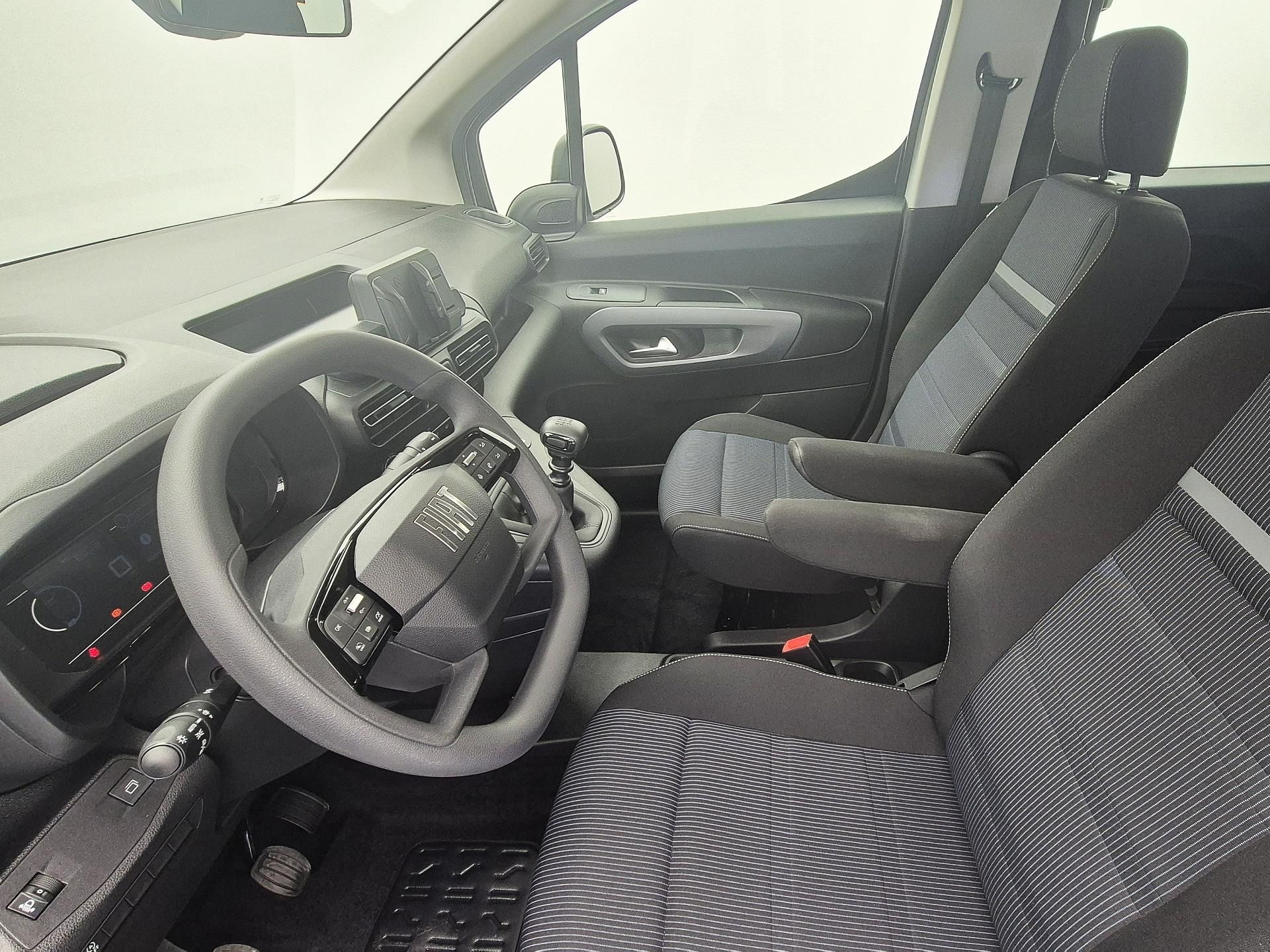 Fiat Dobló, 1.2 Panorama Maxi  Turbo 81 kW - fotka 5