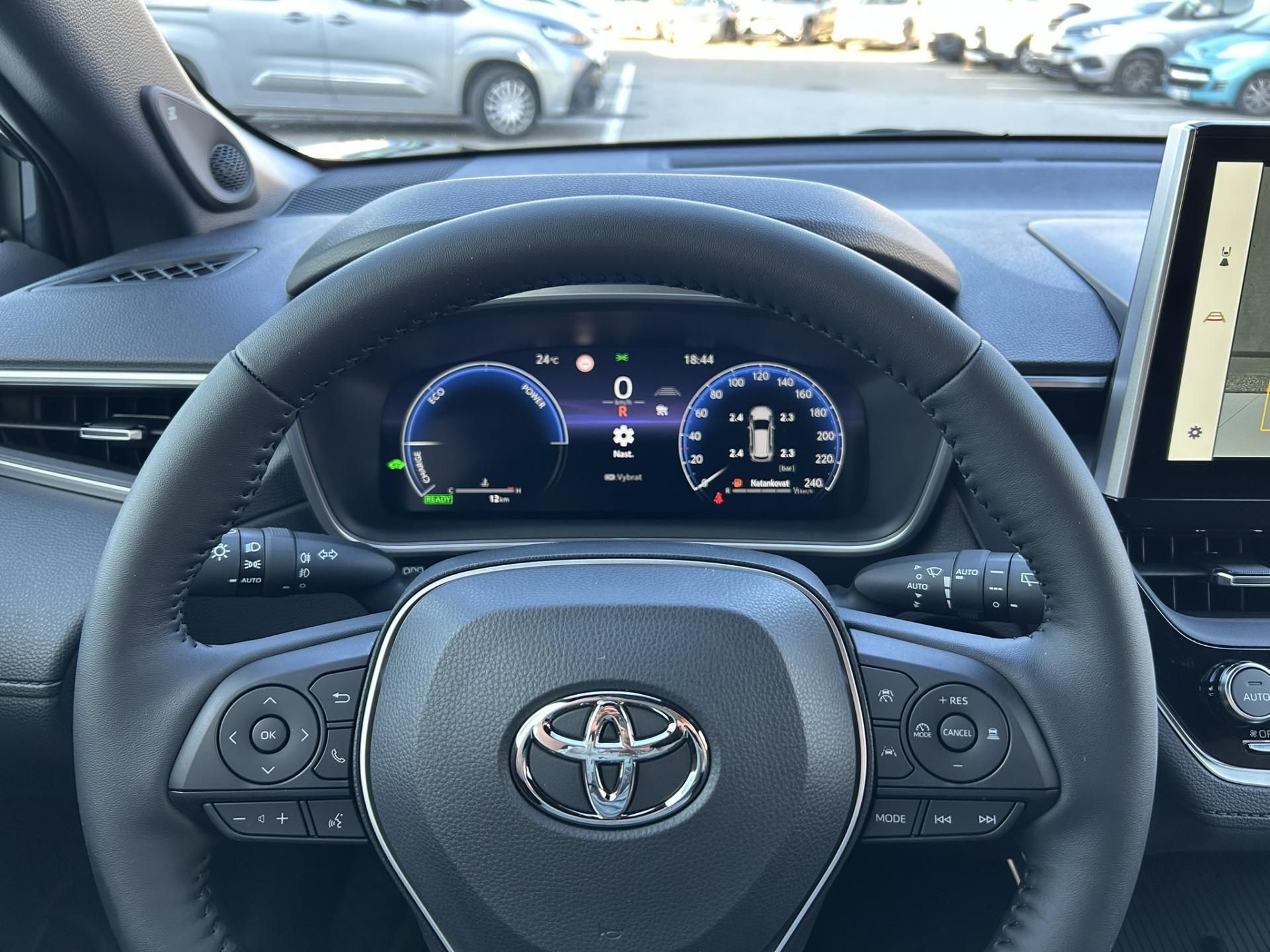 Toyota Corolla Cross, NEW EXECUTIVE 2,0 HEV - fotka 6