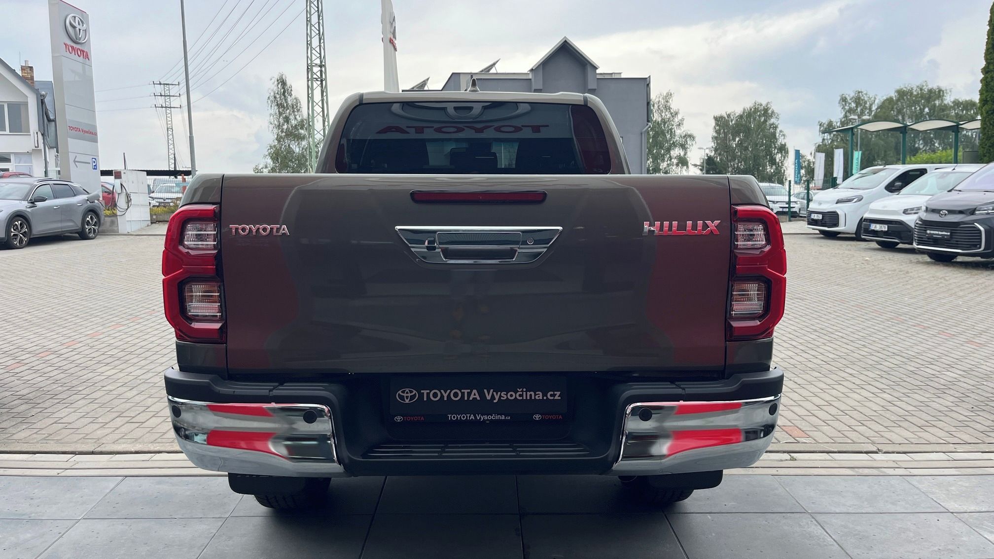 Toyota Hilux, 2,8D 204PS 6AT Exeucitive HYB. - fotka 5