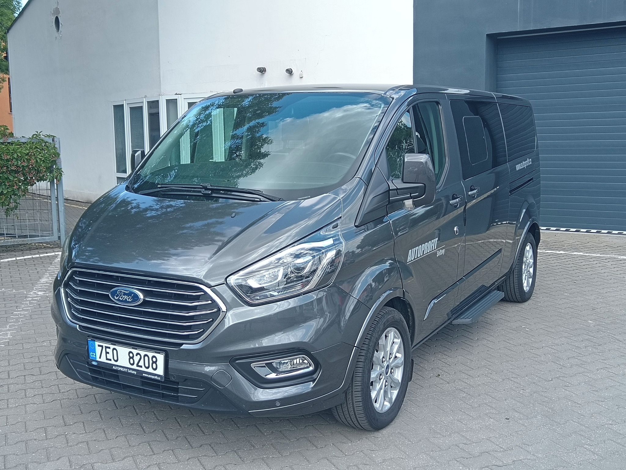 Ford Tourneo Custom, 2,0 TDi, 8 míst, kůže