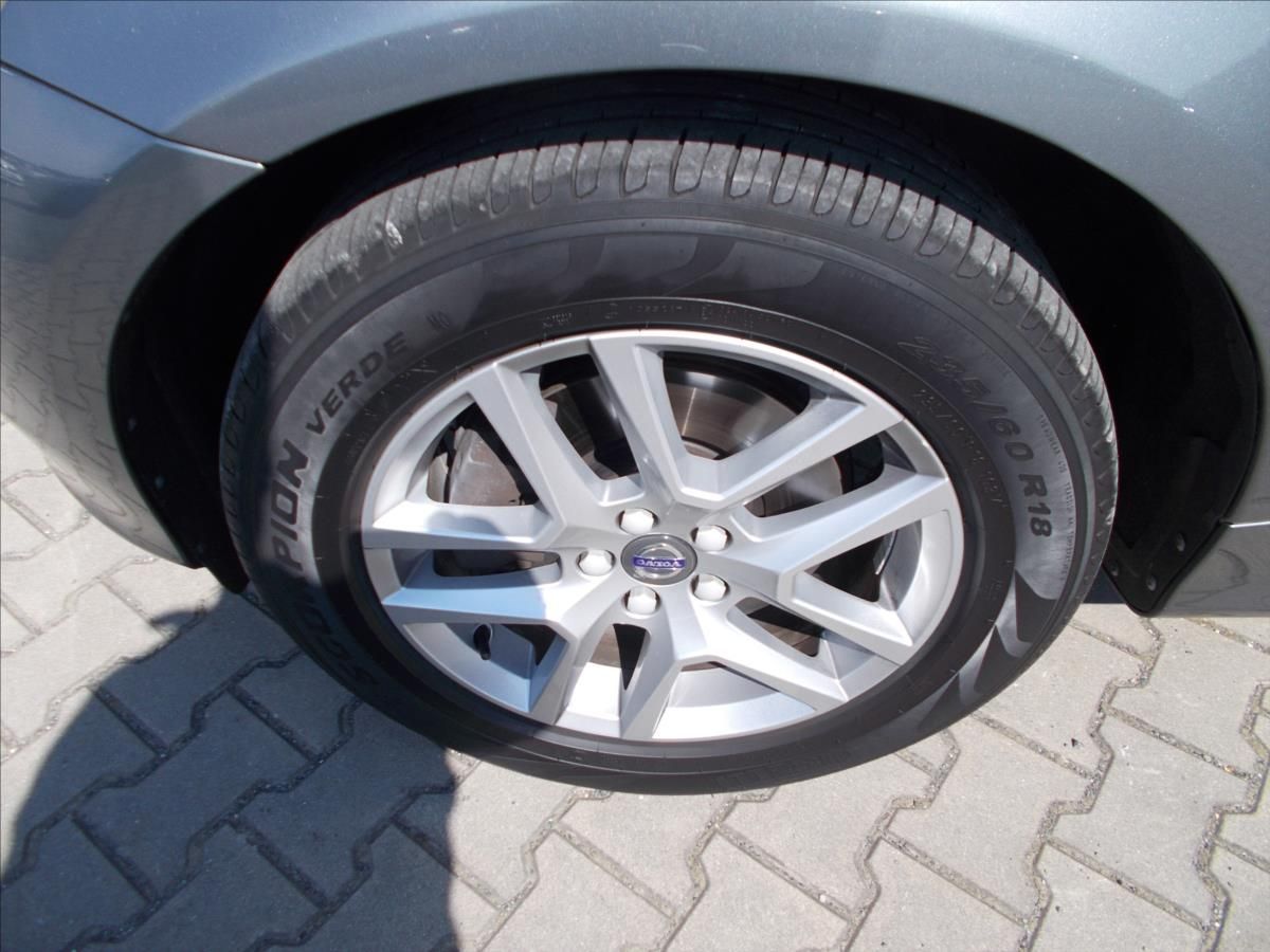 Volvo XC60, 2,0 D D3 SUMMUM AT TZ KRÁSNÉ - fotka 5