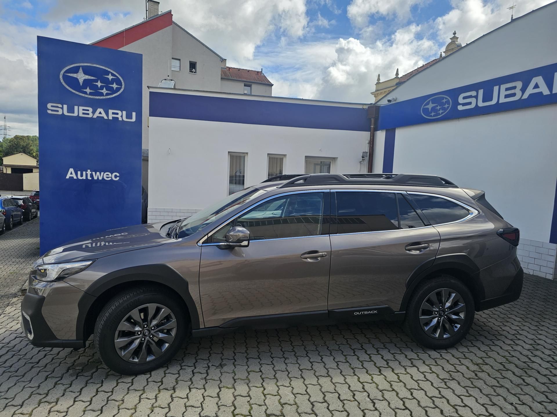 Subaru Outback, Outback 2,5 Comfort - fotka 2