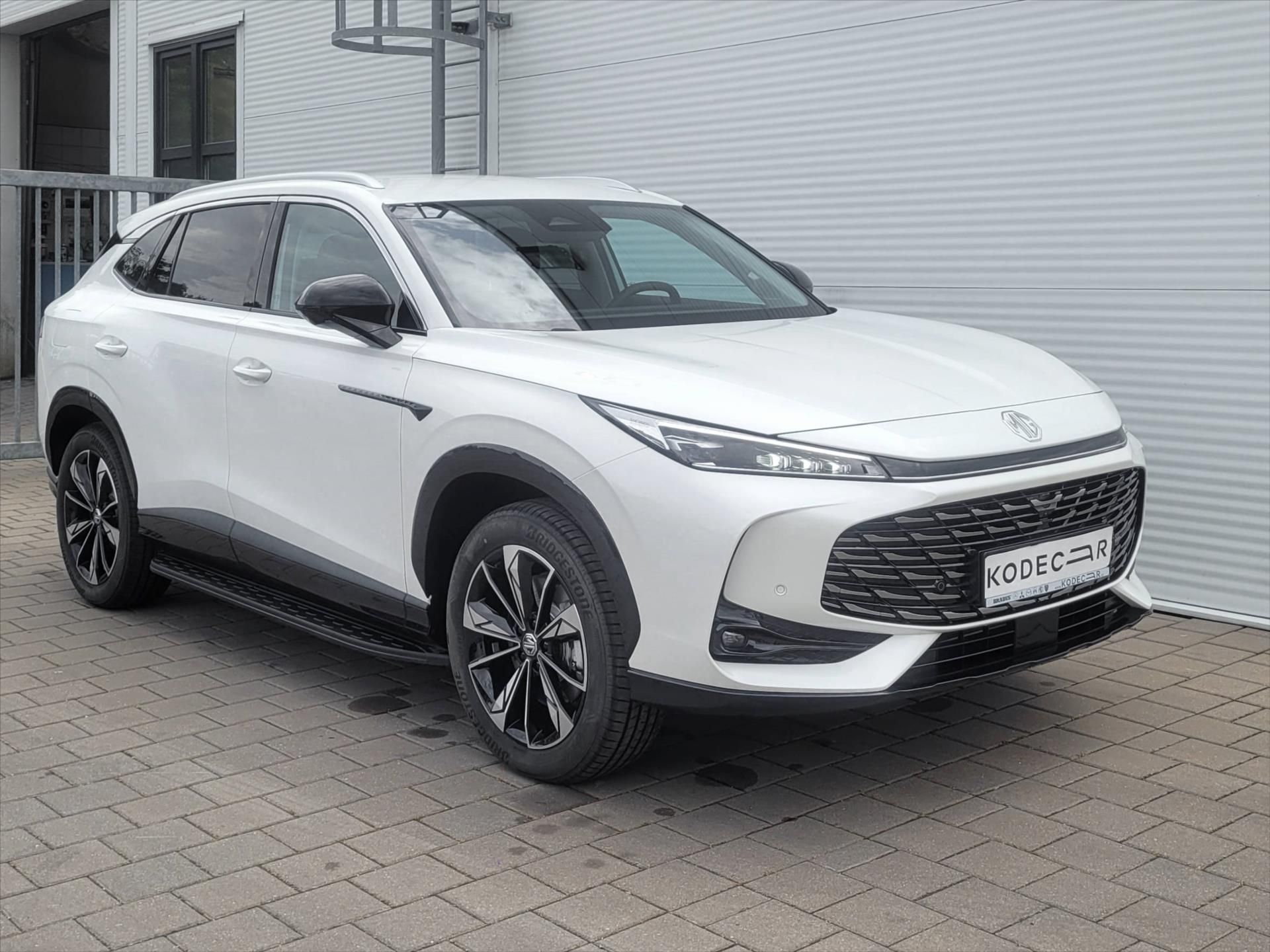 MG HS, 1,5 PHEV 2AT 272k  Exclusive