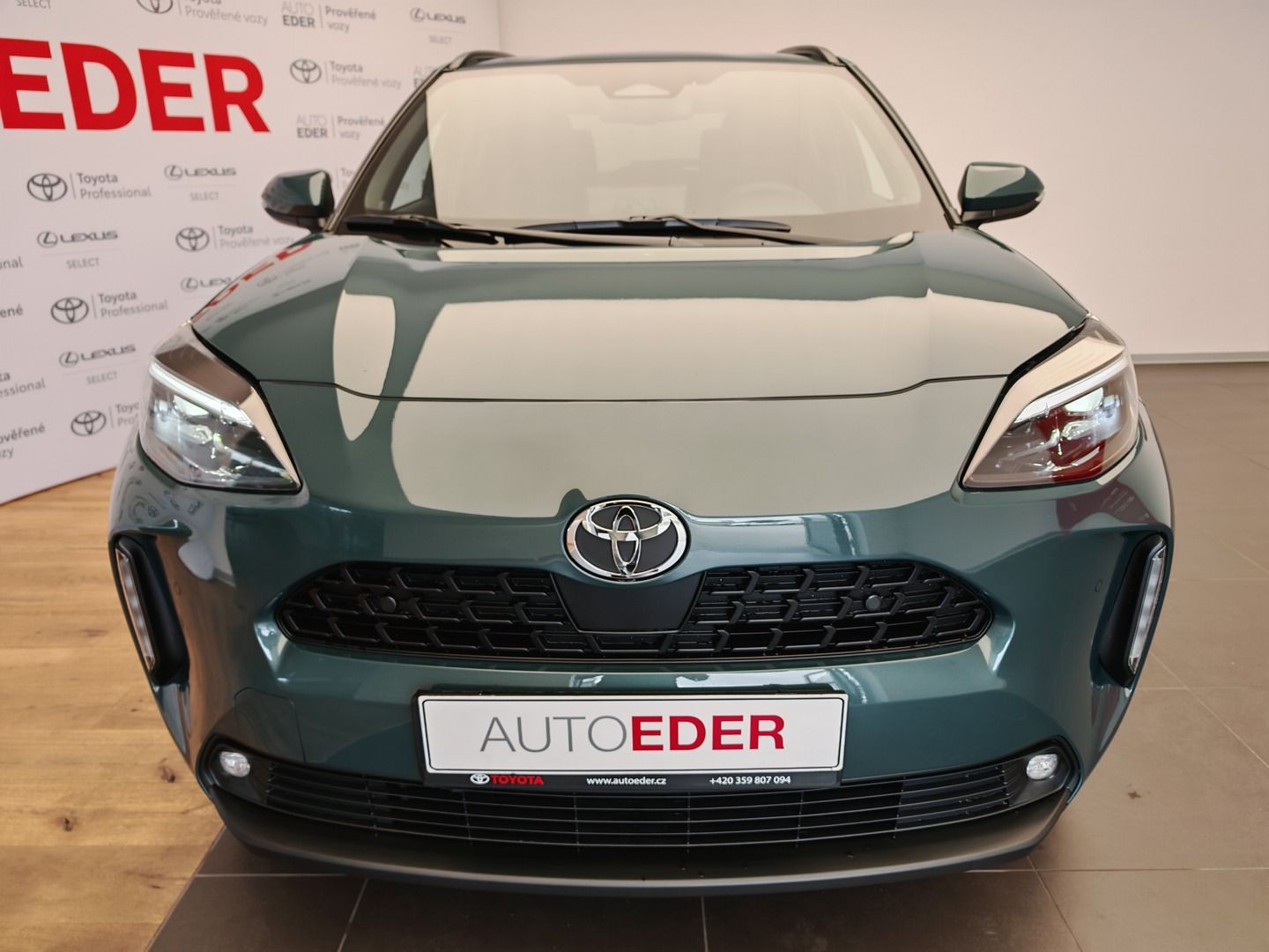 Toyota Yaris Cross, 1.5 Hybrid e-CVT Style 4x4 - fotka 2