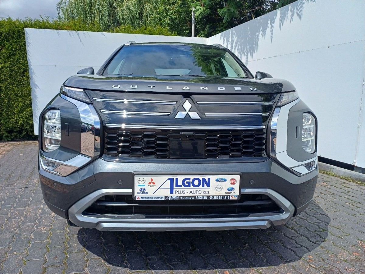 Mitsubishi Outlander, Intense 2,4 MIVEC 2xelektromot - fotka 3