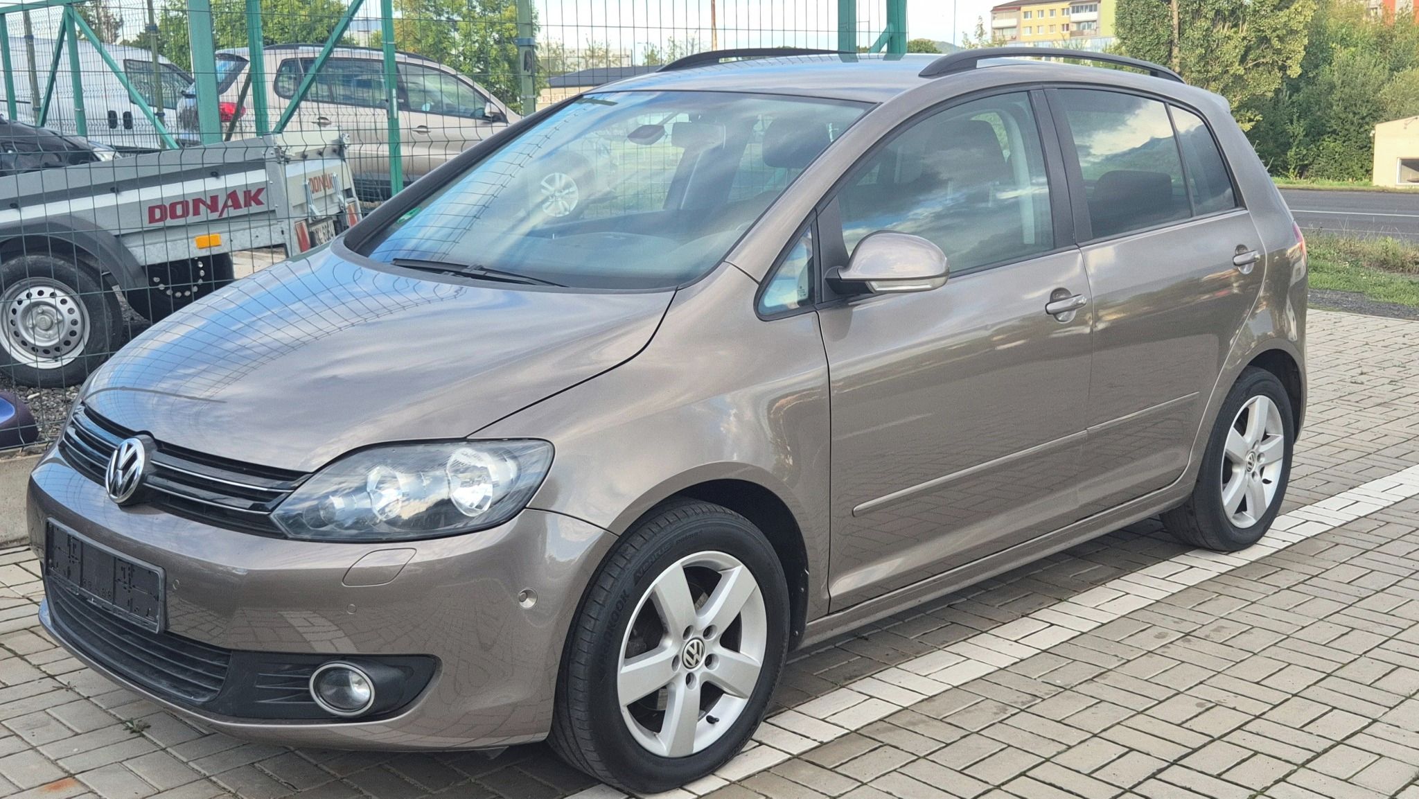 Volkswagen Golf Plus, 1.2i  SERVISKA - fotka 2