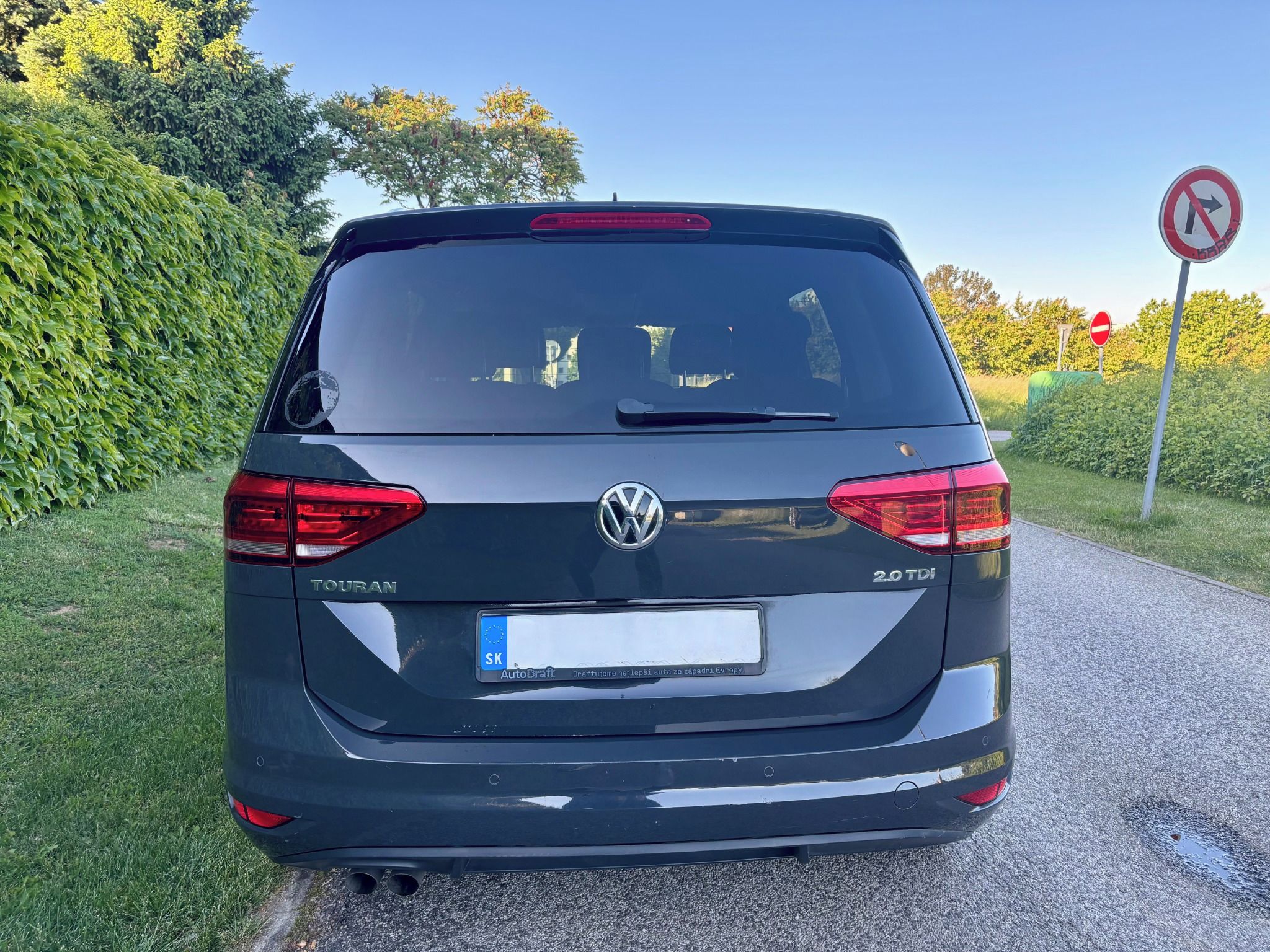 Volkswagen Touran, Highline 2.0 TDI 110KW DSG LED - fotka 6