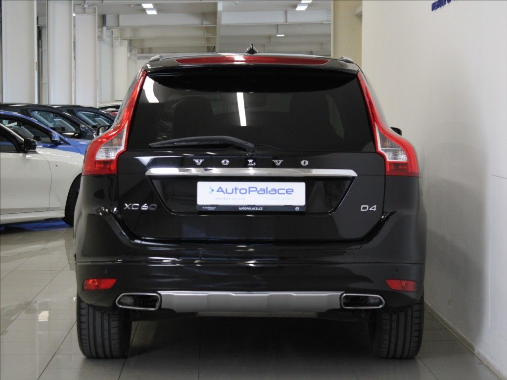 Volvo XC60, 2,0 D4 AT Summum Akční CENA! - fotka 4