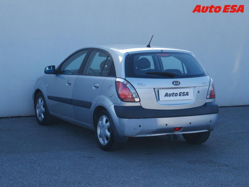 Kia Rio, 1.5 CRDi,AC,park.asist - fotka 4
