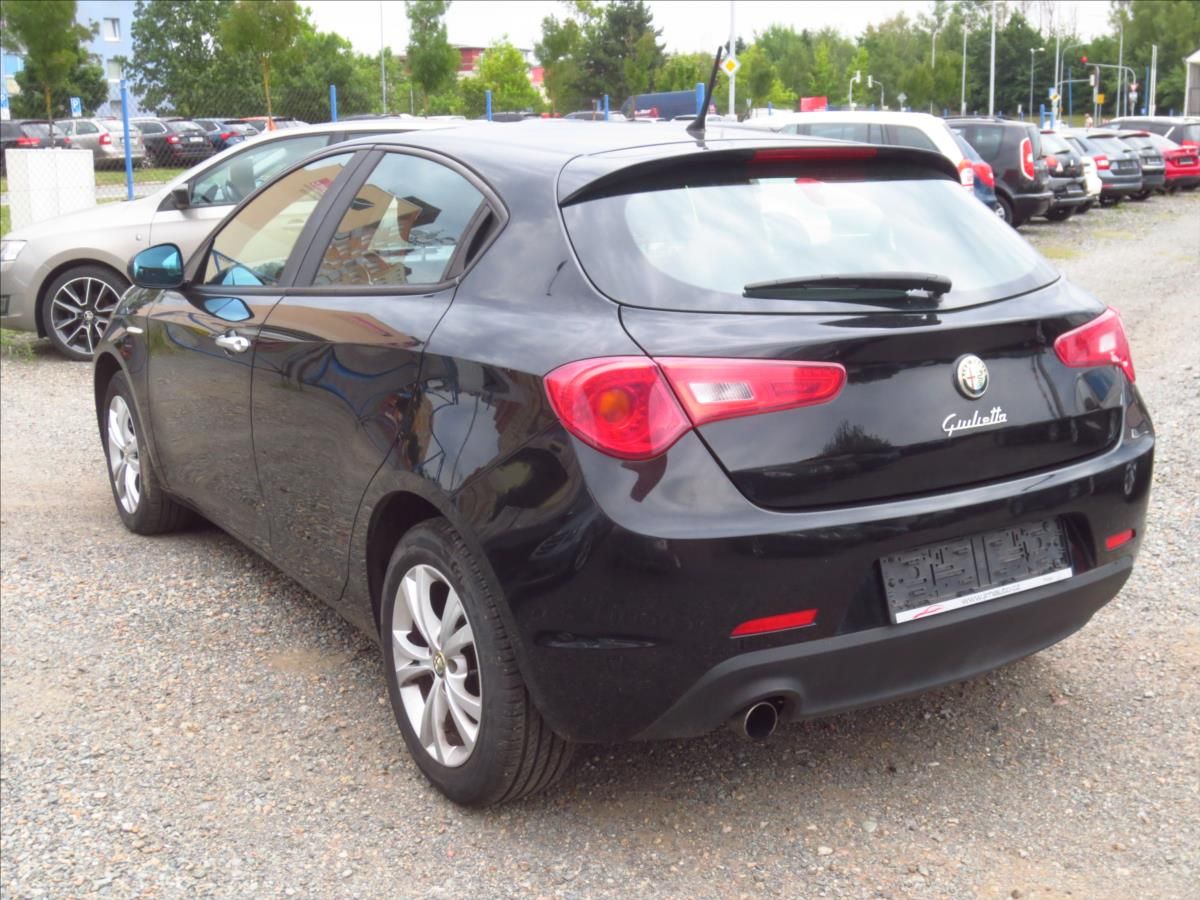 Alfa Romeo Giulietta, 1,4   T-Jet 120/rozvody/1.maj. - fotka 4