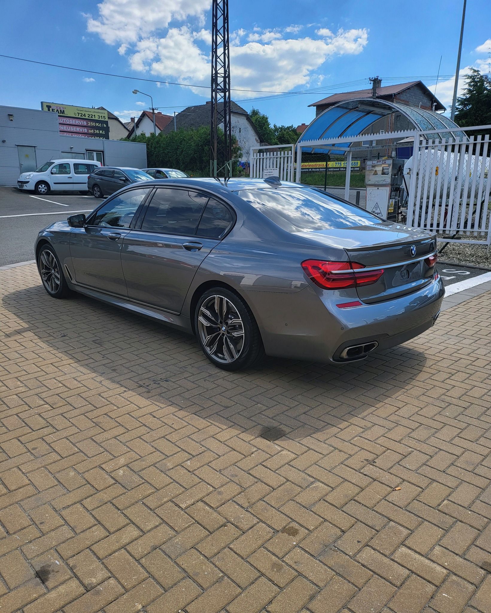 BMW Řada 7, M760Li - vmax305,merino,lounge - fotka 4