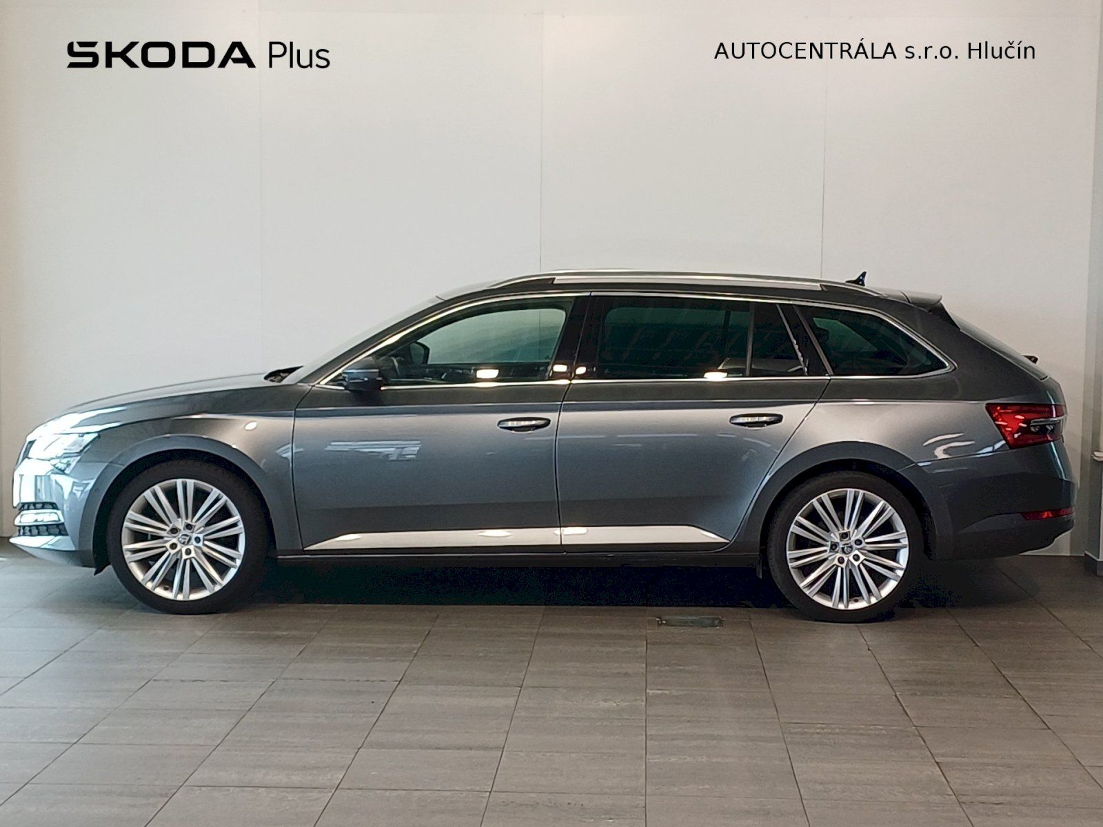 Škoda Superb, Combi Style Plus DSG TD 2,0 / - fotka 3