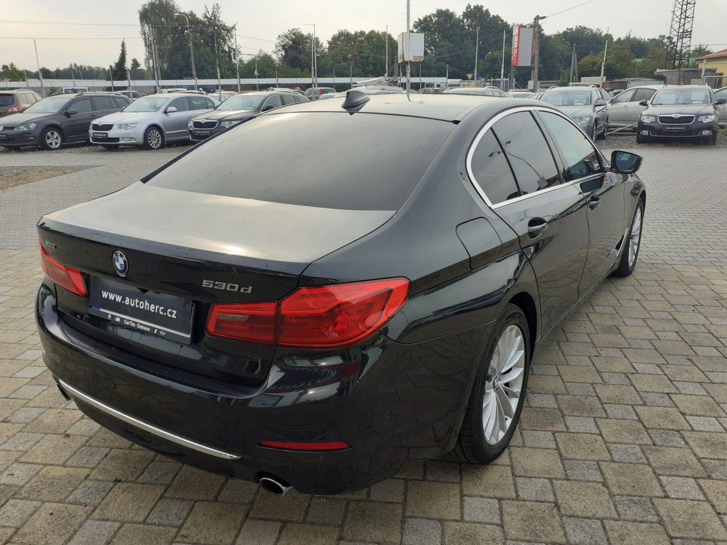BMW Řada 5, 530d x Drive Luxury Line - fotka 4