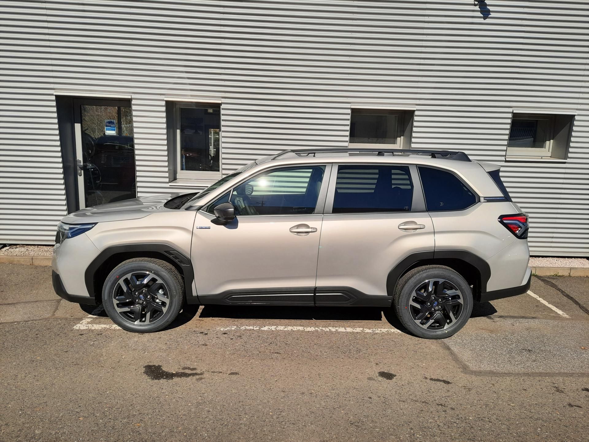 Subaru Forester, NOVÝ FORESTER 2,0i TOURING - fotka 3