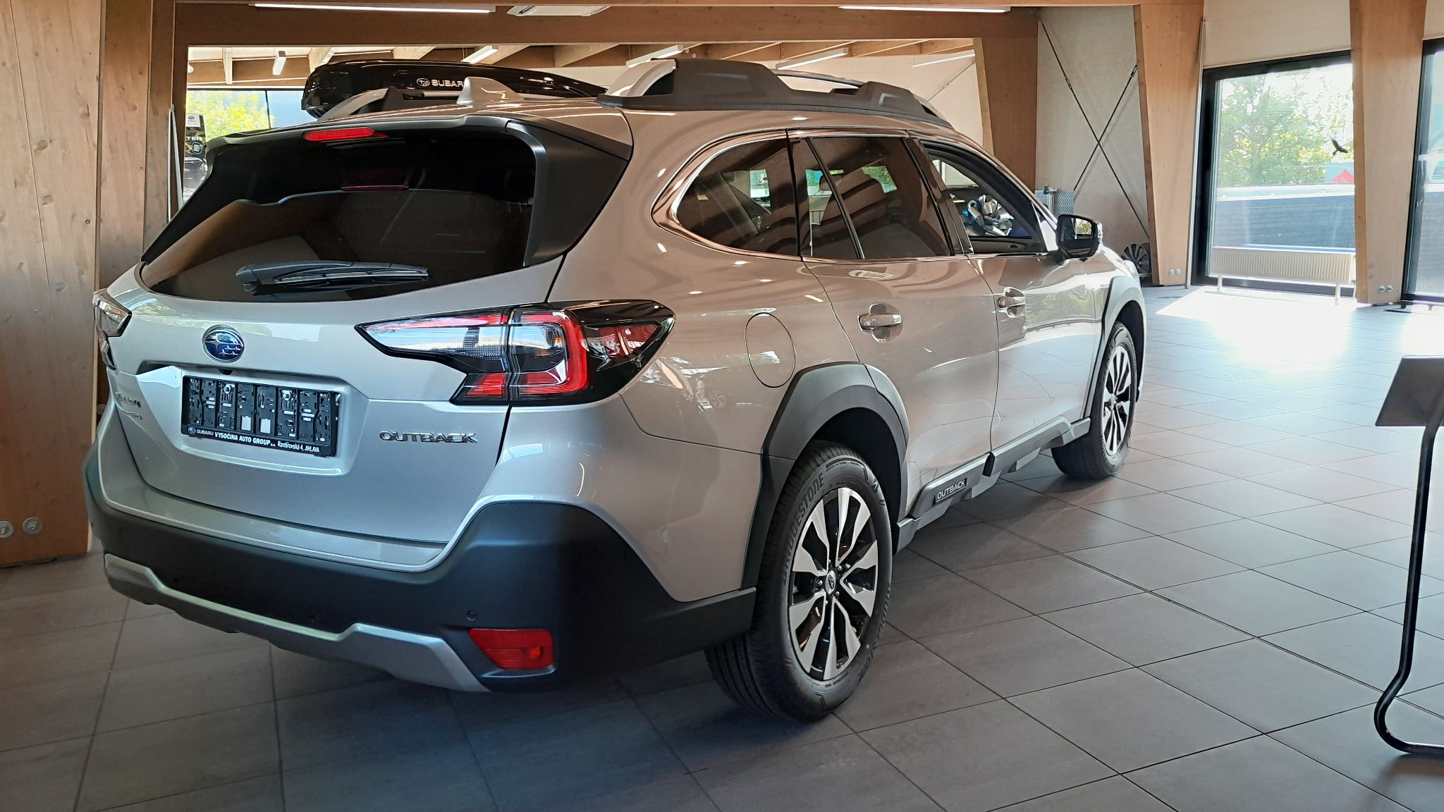 Subaru Outback, 2.5i Touring MY25,5 - fotka 3