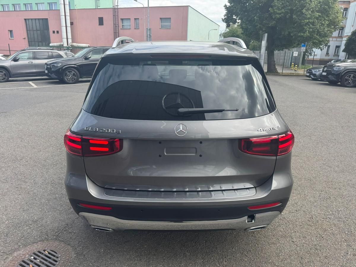 Mercedes-Benz GLB, 200 d 4MATIC - fotka 6