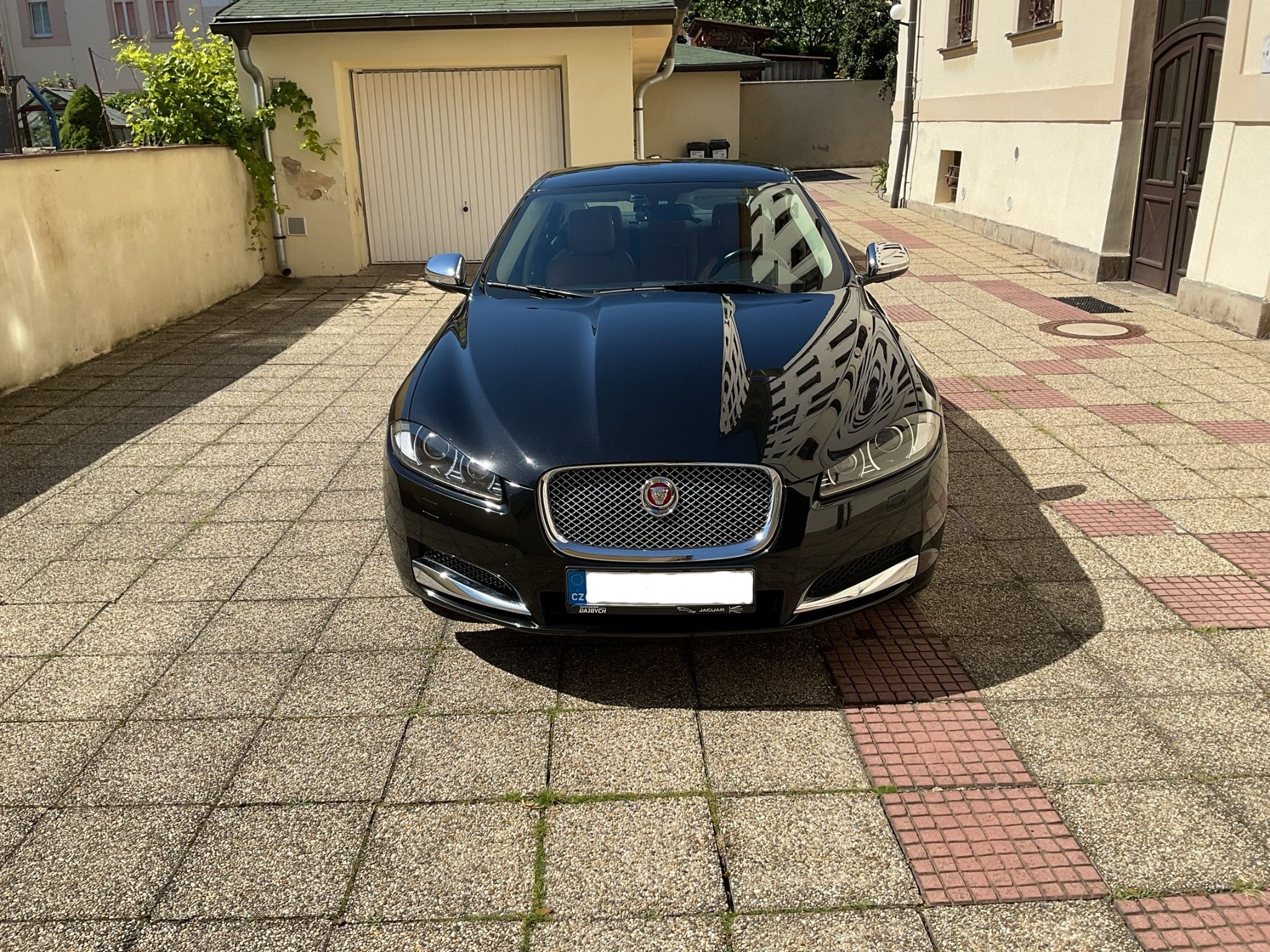 Jaguar XF, V6 3.0L SC, AWD,340 HP,ČR - fotka 2