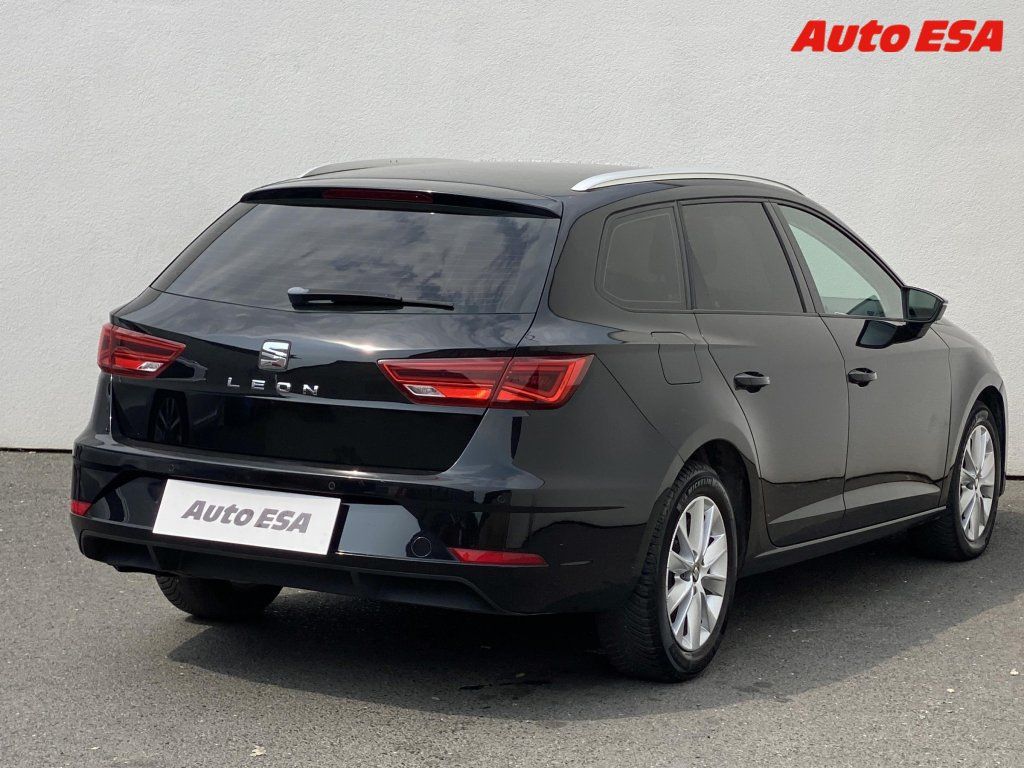 Seat Leon, 1.6 TDi,Style,DSG,LED - fotka 4