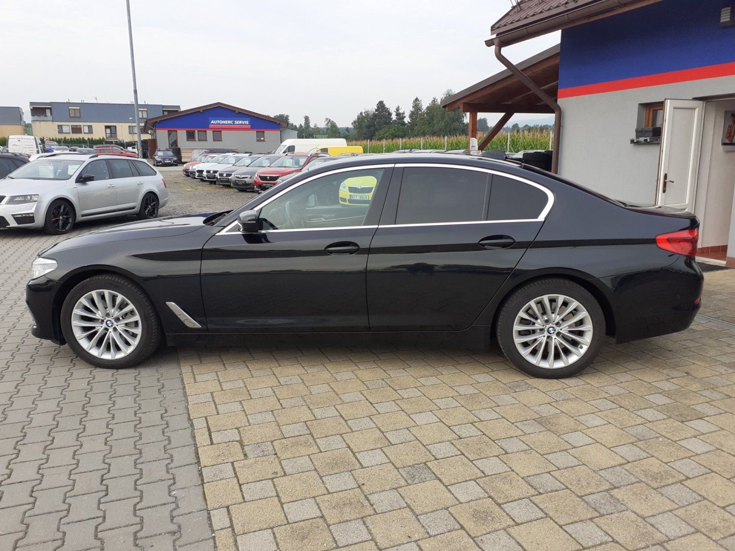 BMW Řada 5, 530d x Drive Luxury Line - fotka 6