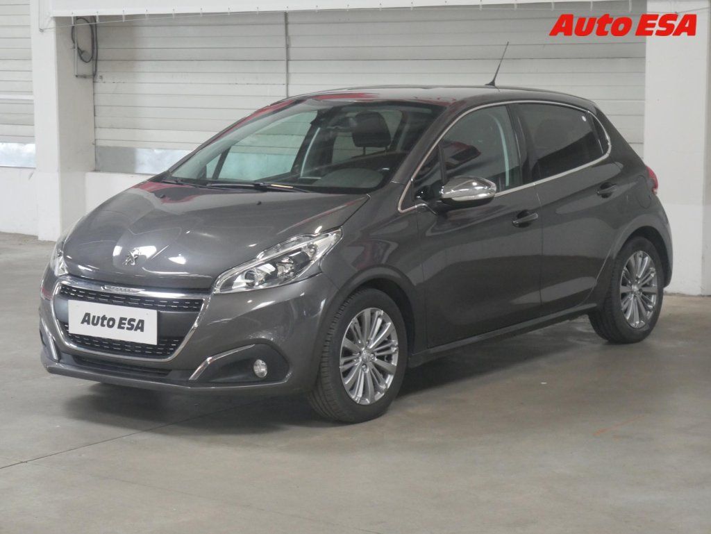 Peugeot 208, 1.2 PT,Allure,navi - fotka 3