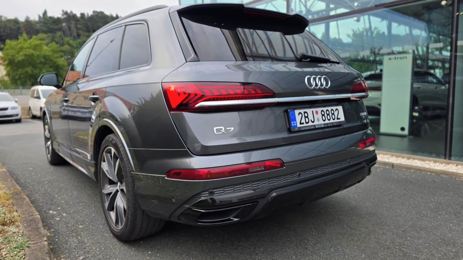 Audi Q7, S line 50 TDI quattro - fotka 3