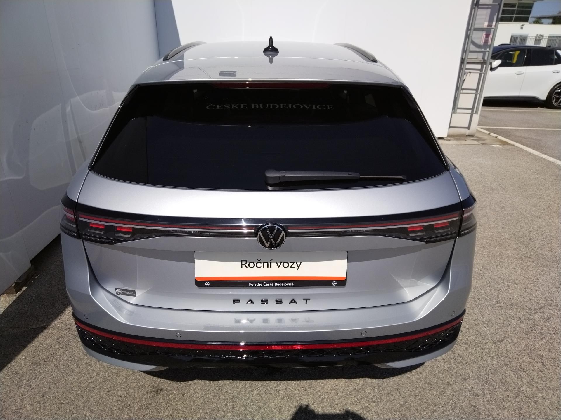 Volkswagen Passat, Passat R-Line 2,0 TSI 150 kW - fotka 6