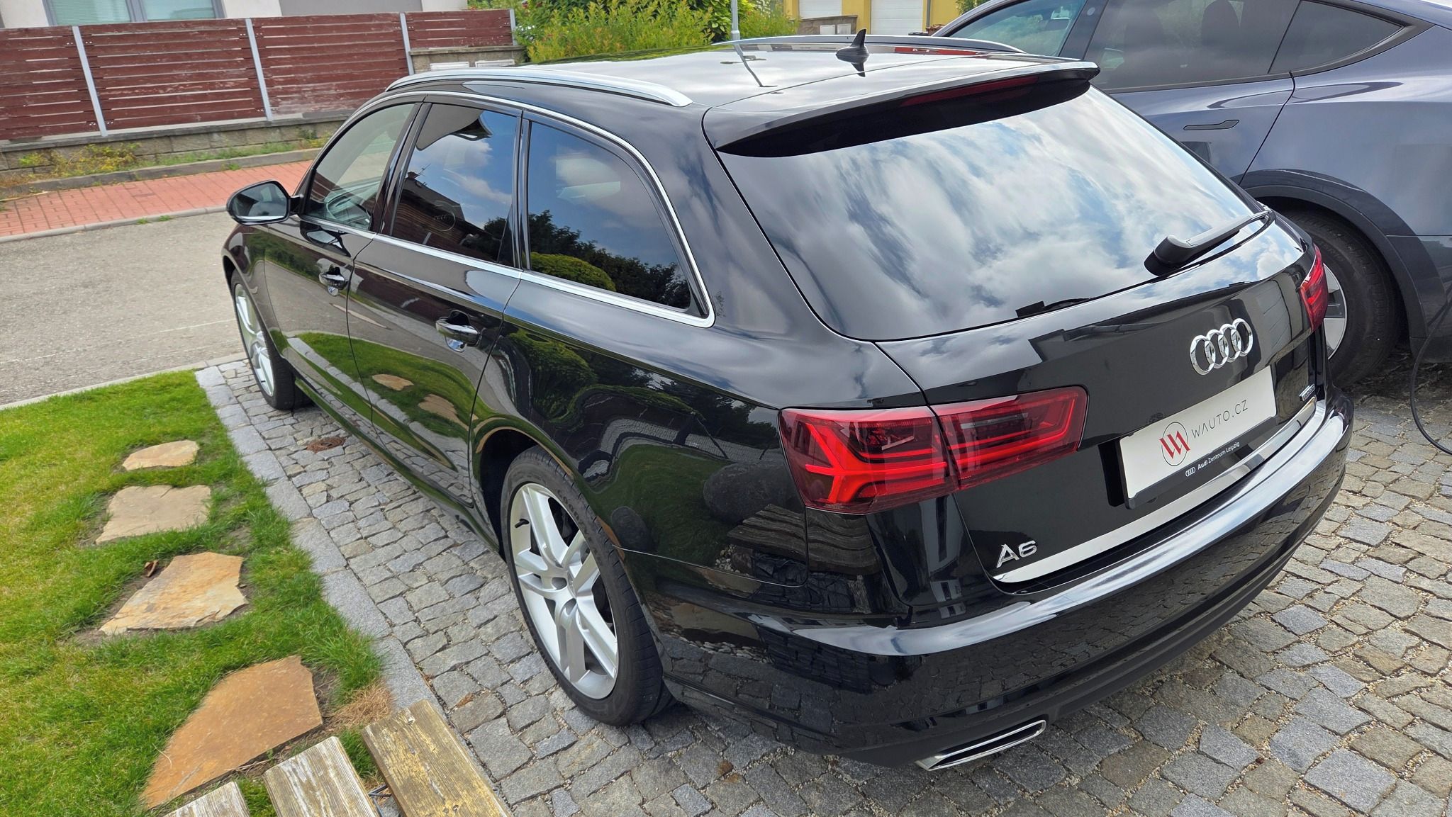 Audi A6 Avant, 3.0 TDI, 160kW Quattro kombi - fotka 6