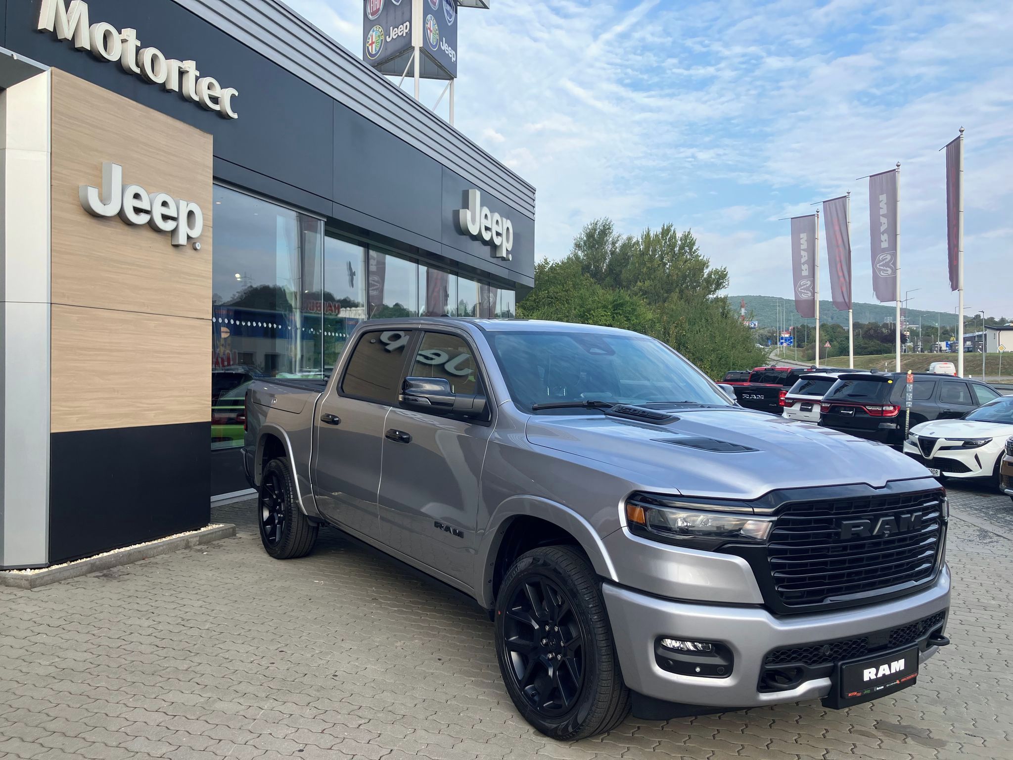 RAM 1500, 3.0 I6 426k LARAMIE PREMIUM RA - fotka 2