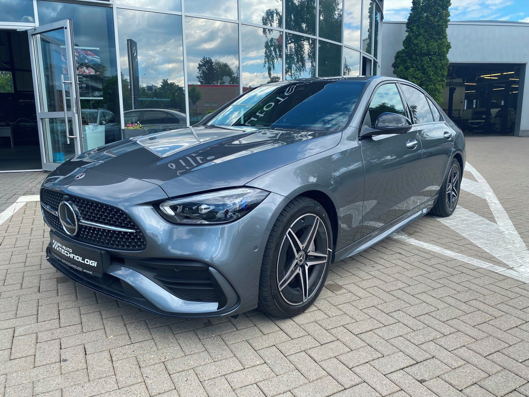 Mercedes-Benz Třídy C, 220 D 4MATIC - fotka 2