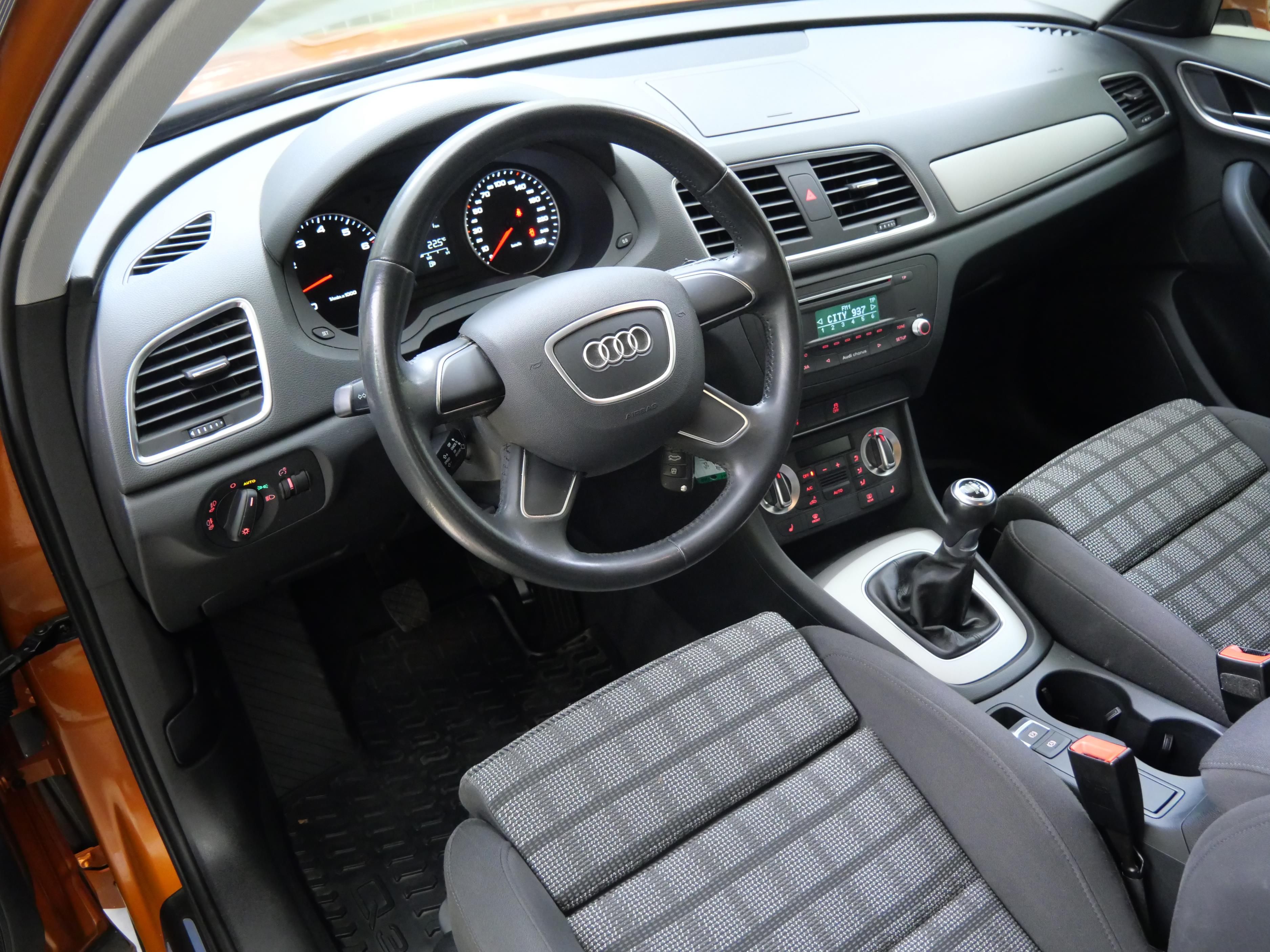 Audi Q3, 1.4 TFSI 110 kW S line - fotka 5