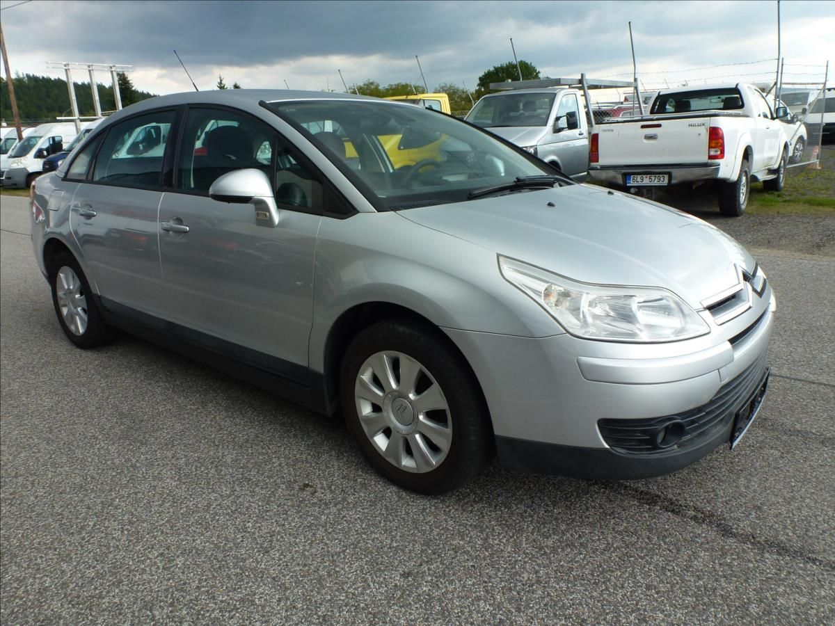 Citroën C4, 1,6 i 16V 110 k Exclusive - fotka 6
