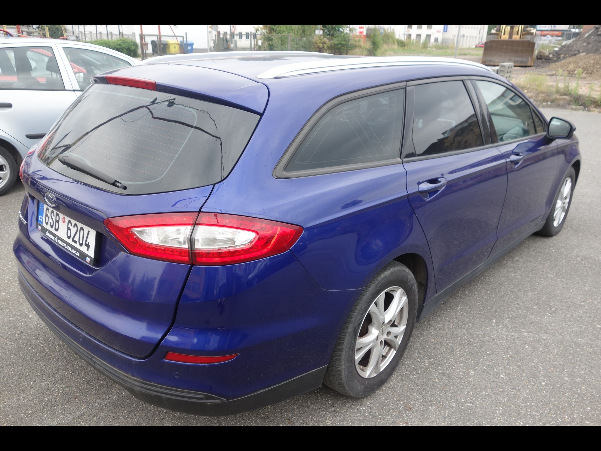 Ford Mondeo, 2,0TDCi 110 kW ! Pěkný !! - fotka 6