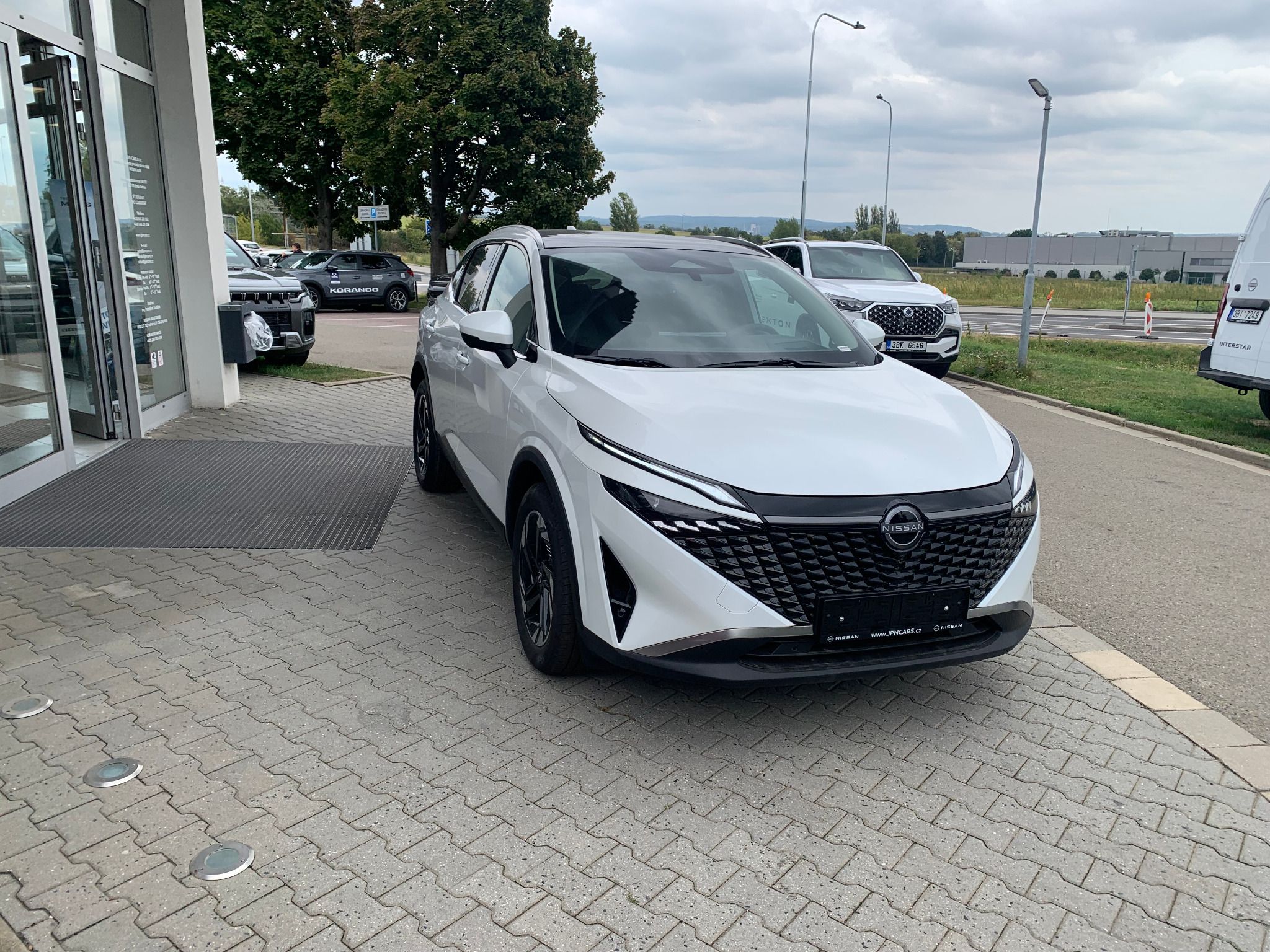 Nissan Qashqai, 1,3 DIG-T X-Tronic N-Connecta - fotka 2
